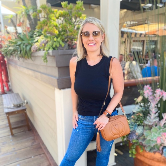 Meet your Posher, Heather - Picture 1 of 1